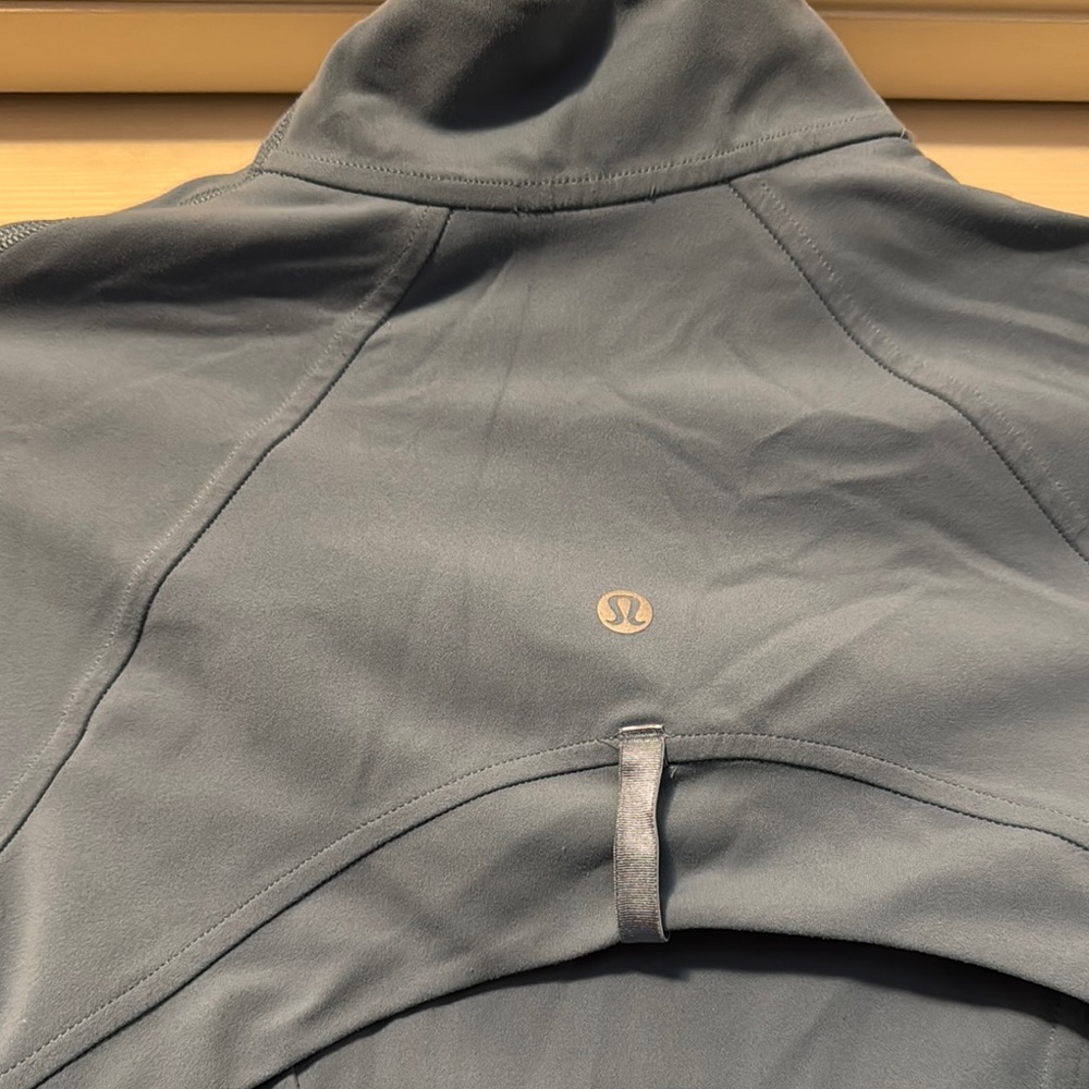 Women's Sleek Blue Lululemon Define Jacket - Picture 3 of 5